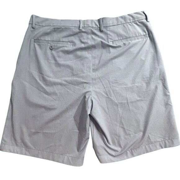 Greg Norman Golf Shorts Men’s 38 White & Light Blue Diagonal Graduated Stripes - Picture 2 of 8